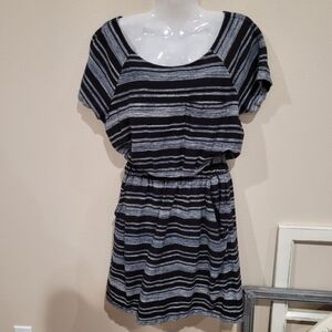 Lucky Brand Womens SZ Sm. BLACK grey Dress with elastic waist pockets above knee